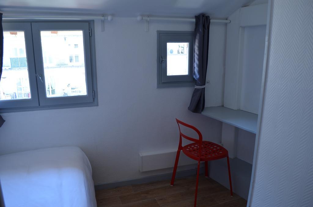 Hotel Les Corps Saints Avignon Bilik gambar