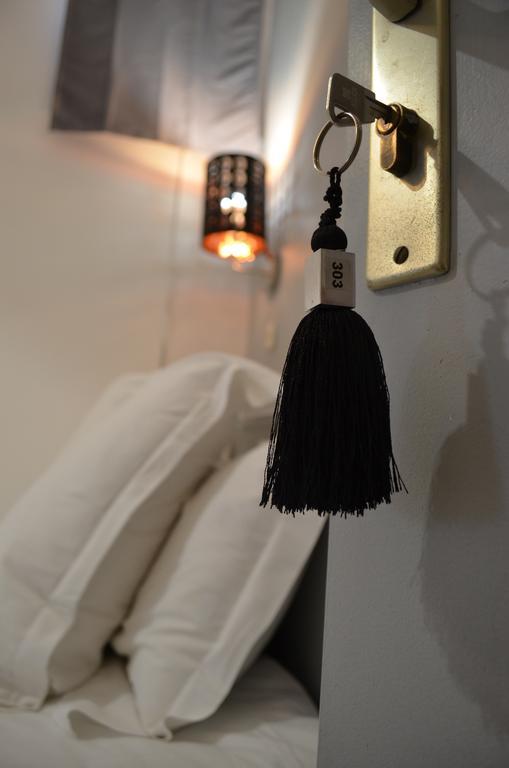 Hotel Les Corps Saints Avignon Bilik gambar