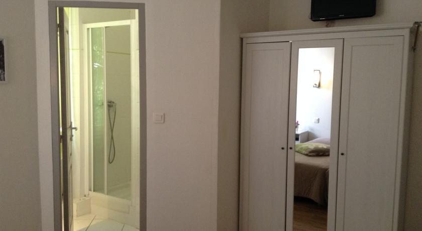 Hotel Les Corps Saints Avignon Bilik gambar
